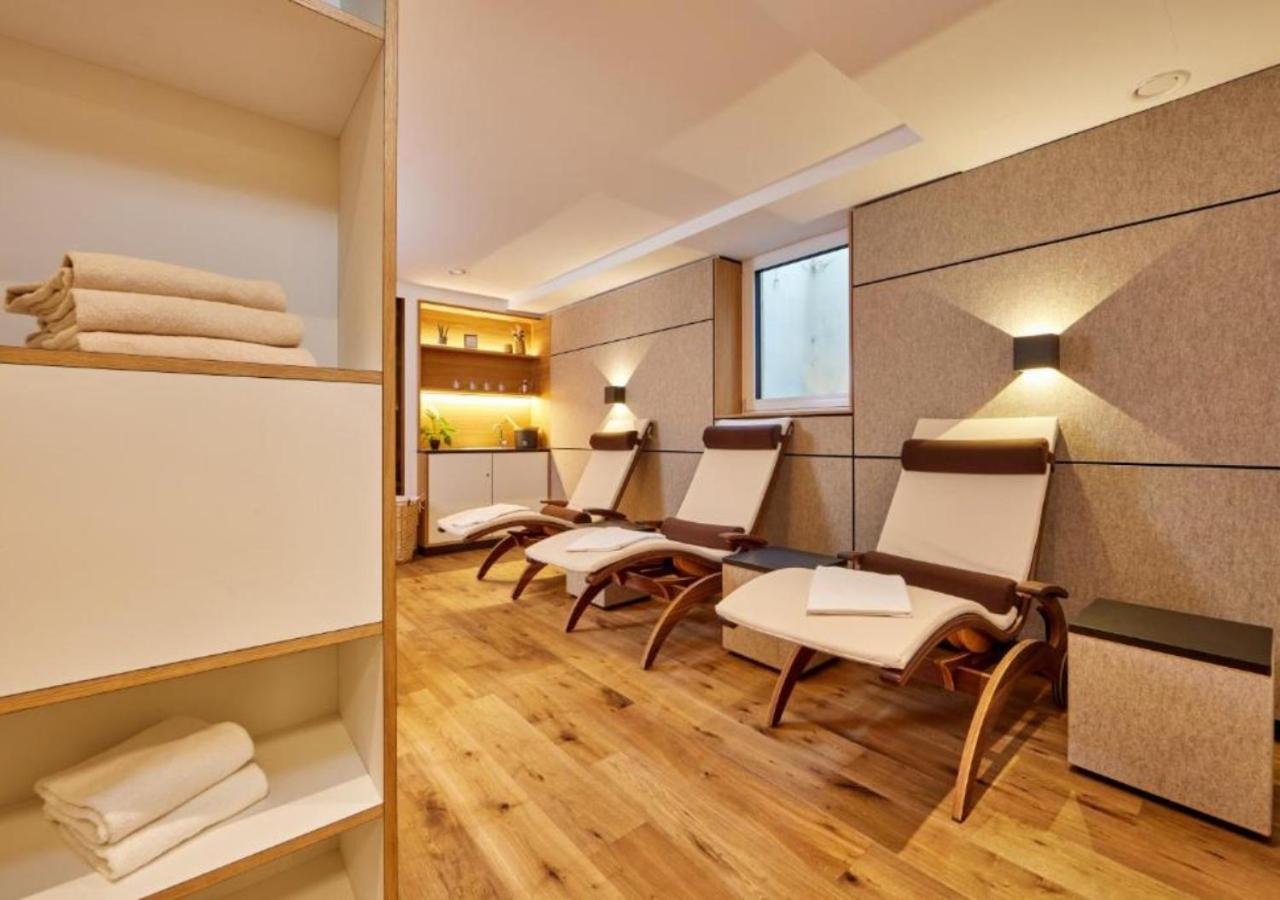 Bader Suites ガルミッシュ・パルテンキルヒェン エクステリア 写真